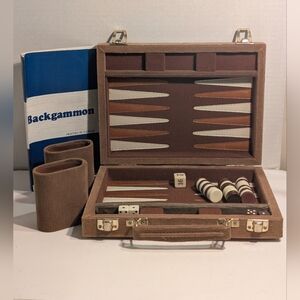 Vintage Portable Backgammon Game Complete Set Board Case Dice Cups Discs.
